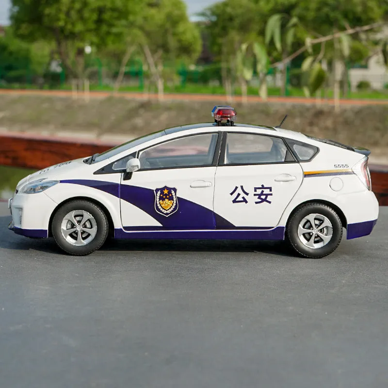 /img/48157-toyota-prius-diecast-1-18-future.webp