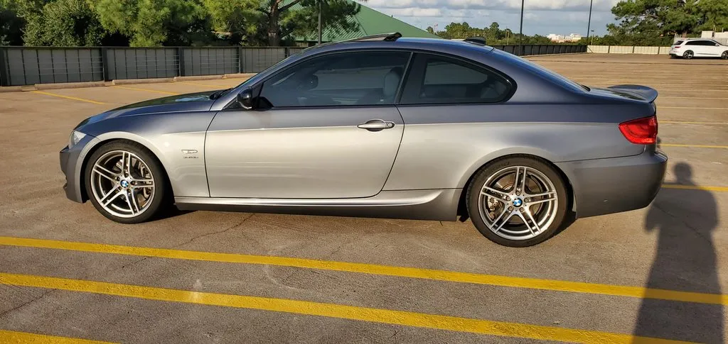 48182 335i diecast car model2