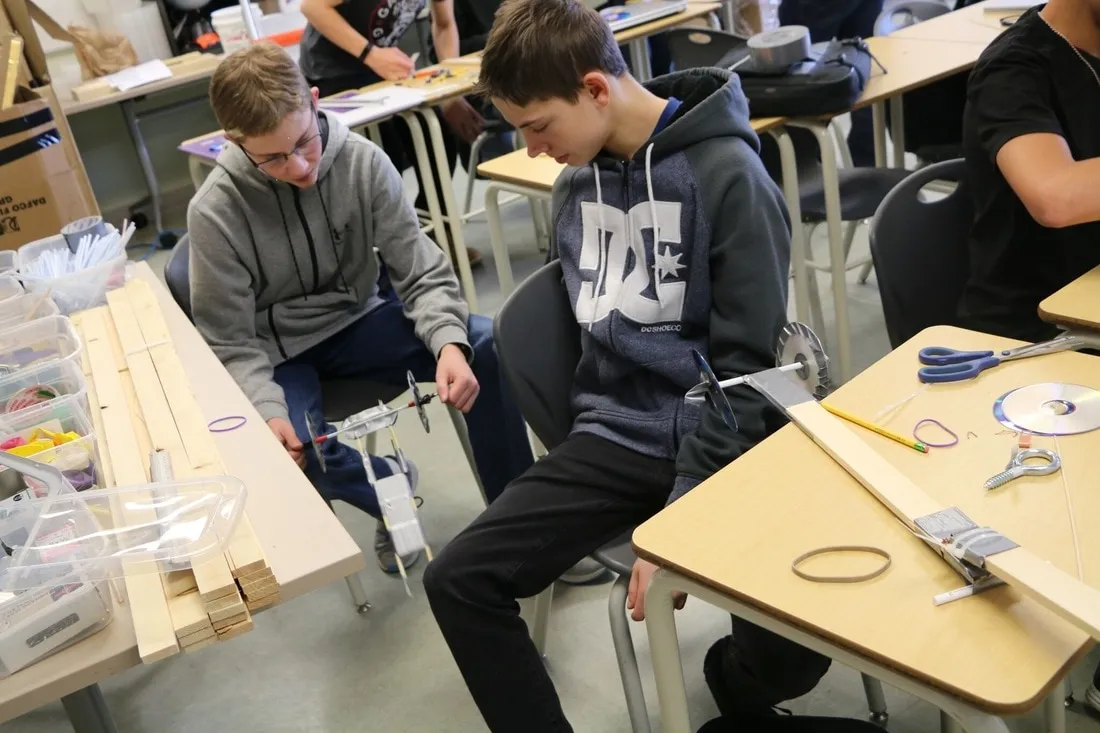 48194 diecast car overview