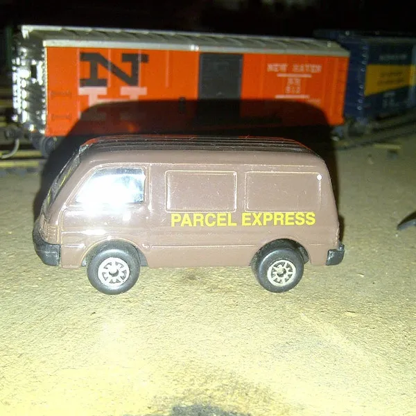 48209 ups freight box truck