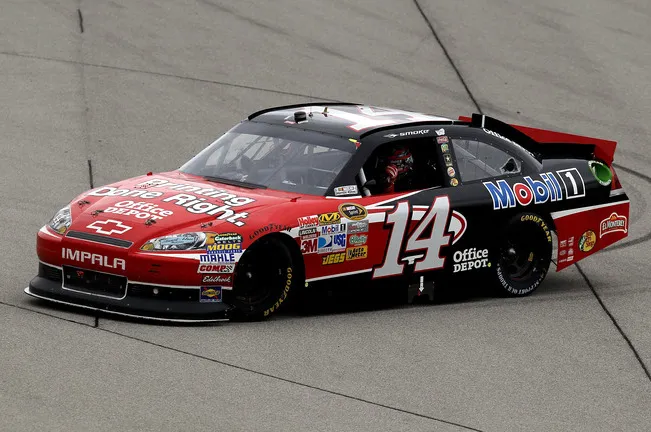 /img/48213-tony-stewart-homestead-diecast-7.webp