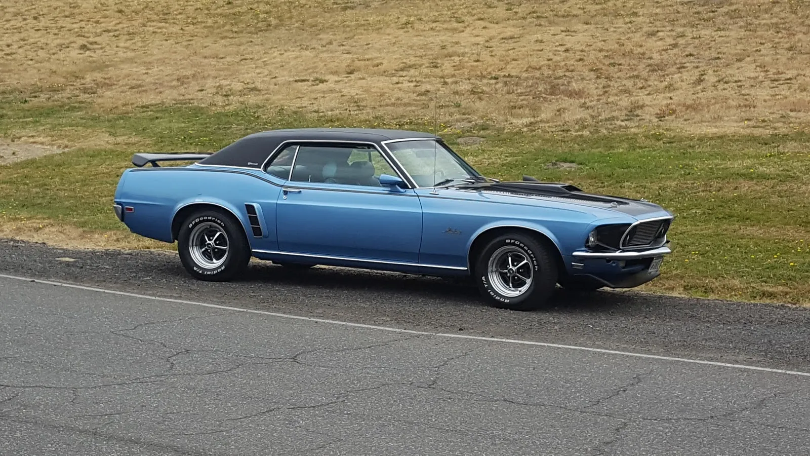 48215 diecast 69 mustang materials