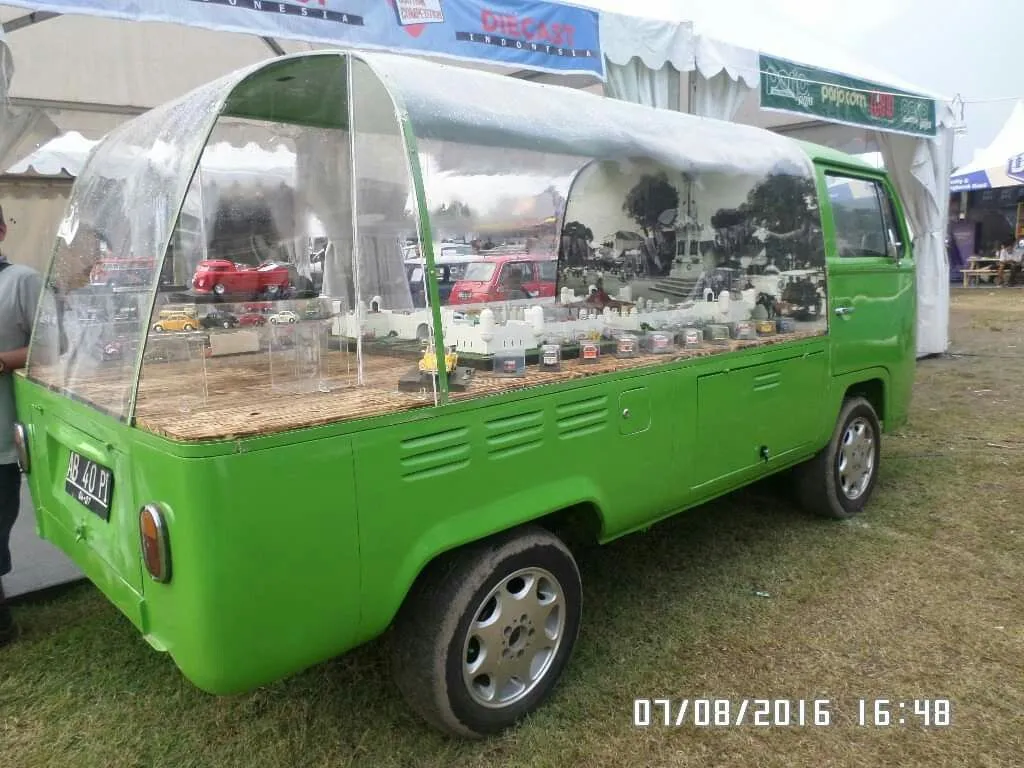 48219 vw sportwagen diecast collection