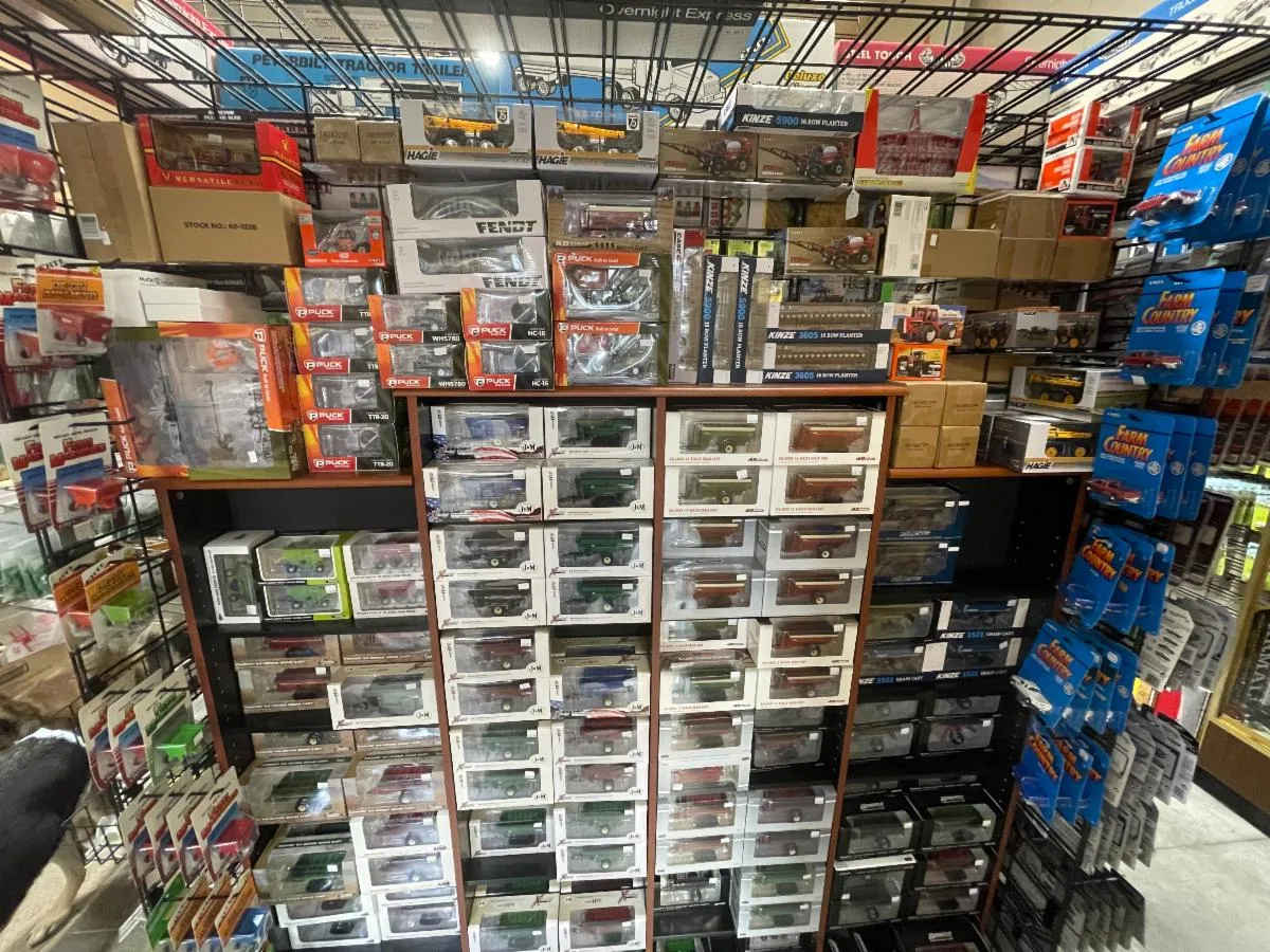 48229 collecting diecast models