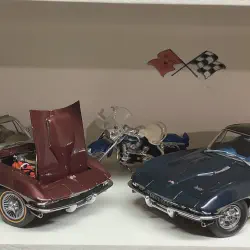 /img/48272-corvette-diecast-models-show.webp