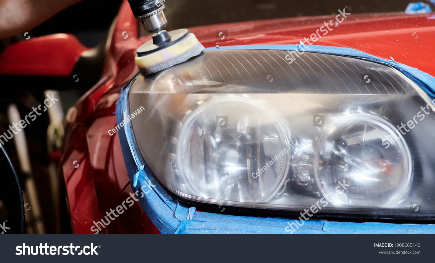 48282 diecast car applying polish