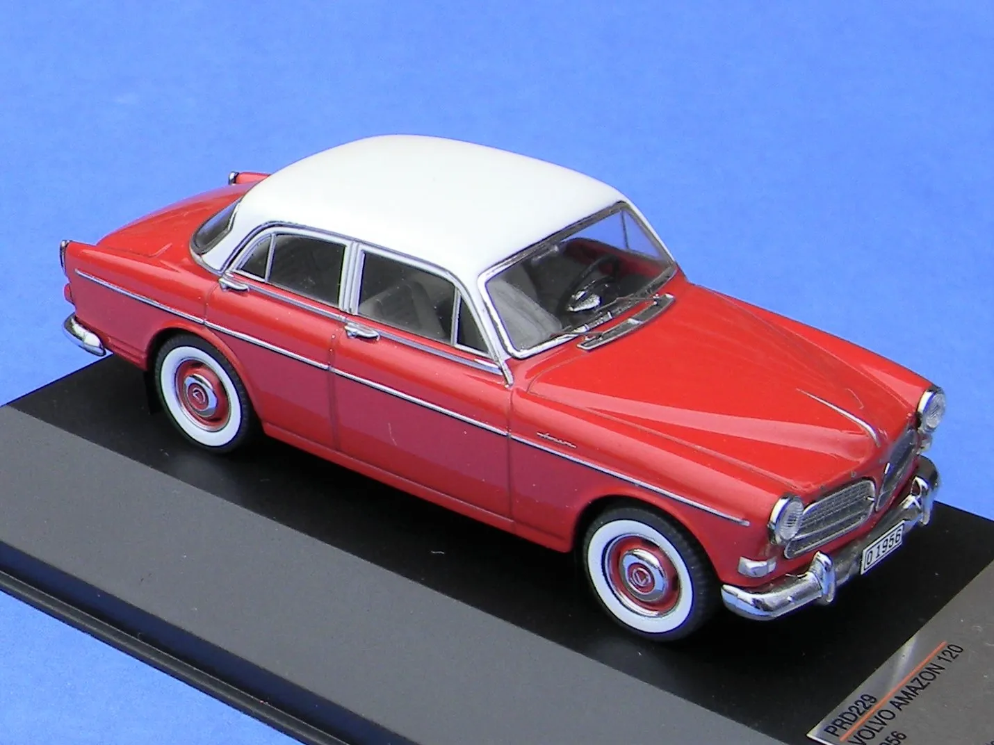 48308 volvo amazon diecast main