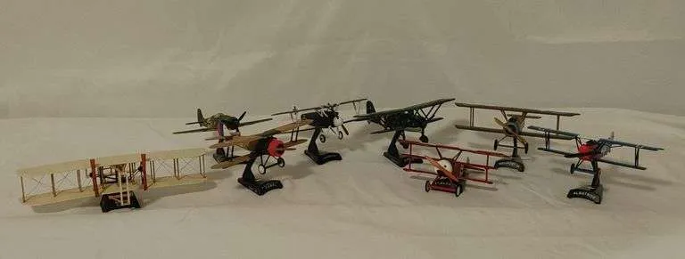 48351 diecast plane display