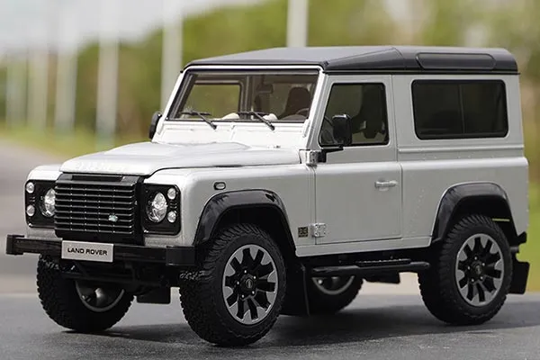 48365 defender 90 diecast display