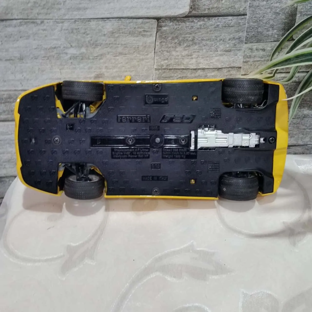 48403 ferrari j50 diecast material details