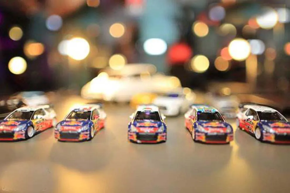 48427 diecast models display