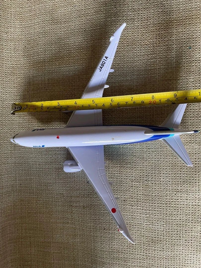 /img/48437-diecast-airplane-kits-finished.webp